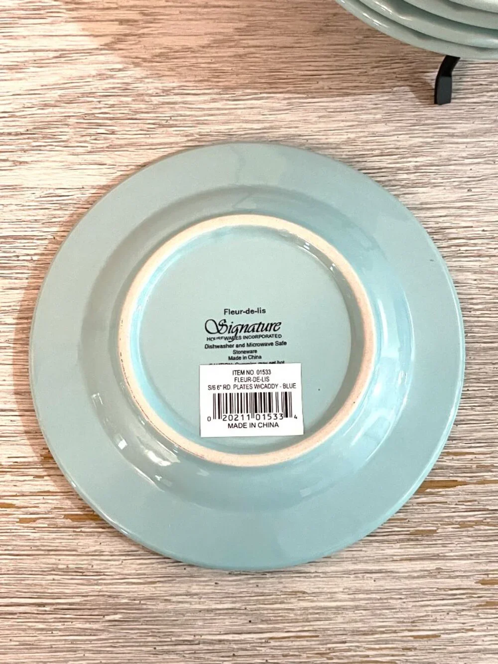 New Signatures Housewares Set of 6 Plates Caddy Stoneware Fleur De Lis Aqua Blue